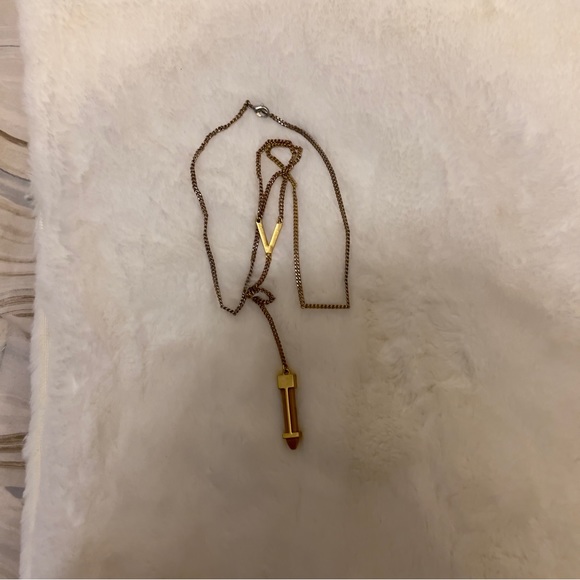 Long Vince Camuto’s necklace - Picture 2 of 2